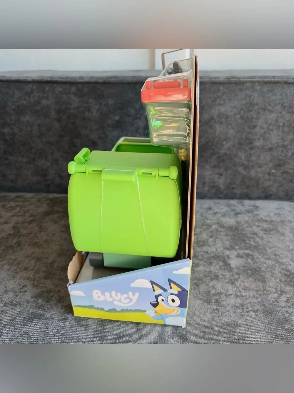 NIB Bluey Garbage Truck Set